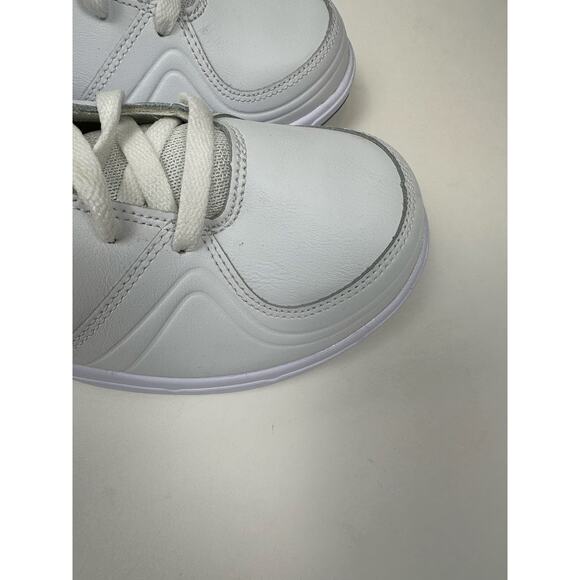 New Balance shoes - Picture 2 of 9